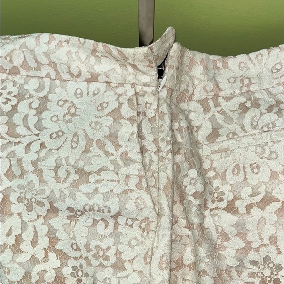 Lace Overlay Shorts in Cream and Pink - Picture 5 of 7
